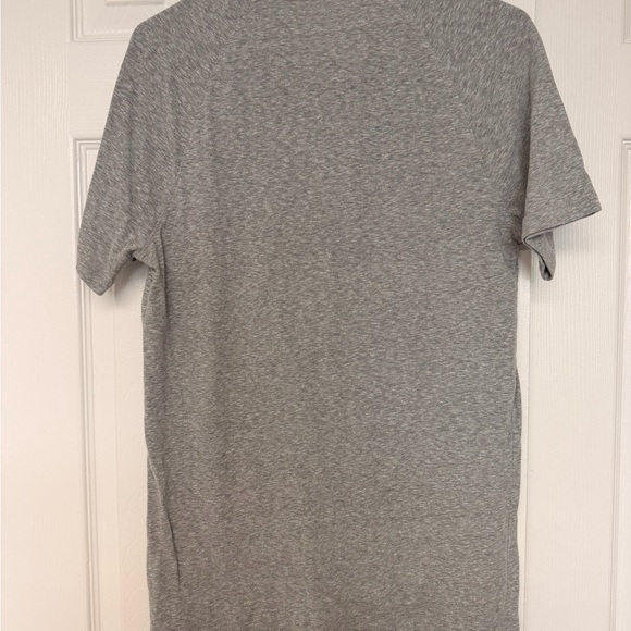 Goodfellow & Co Light Gray Men's Short Sleeve Henley - Picture 4 of 6